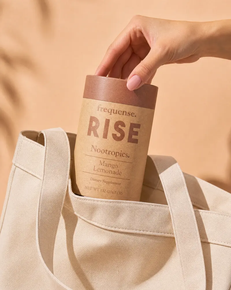 Frequense tote, out in the day